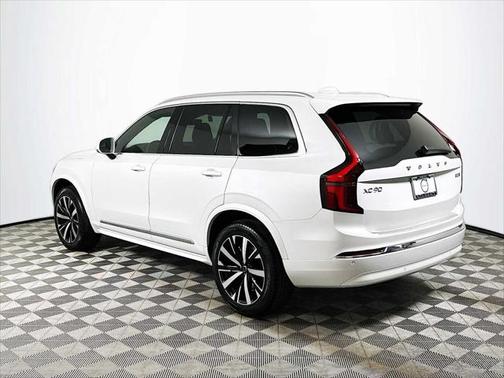 2025 Volvo XC90 B5 Core