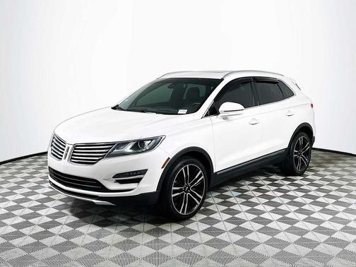 White Platinum Metallic Tri-Coat 2017 Lincoln MKC Reserve
