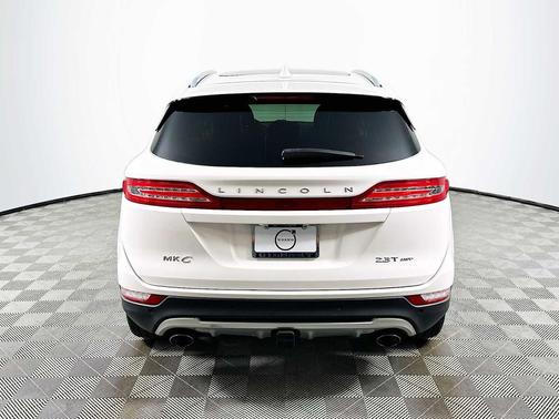 White Platinum Metallic Tri-Coat 2017 Lincoln MKC Reserve