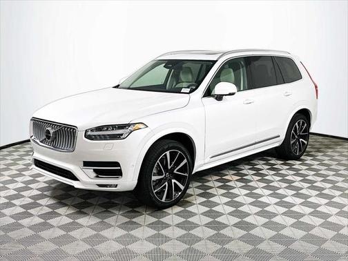 2025 Volvo XC90 B6 Plus 6-Seater