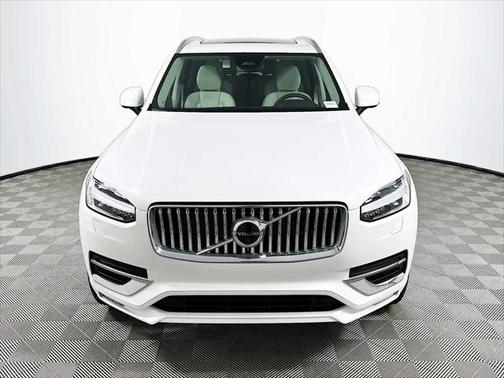 2025 Volvo XC90 B6 Plus 6-Seater