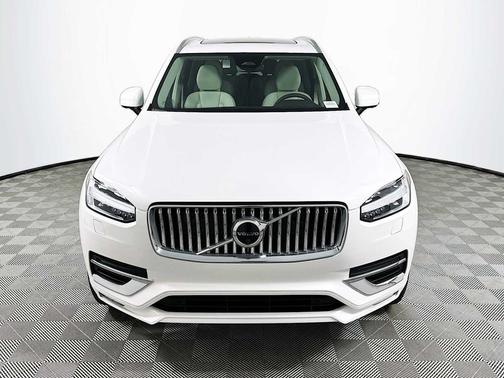 2025 Volvo XC90 B6 Plus 6-Seater