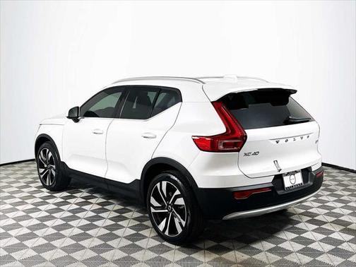 2025 Volvo XC40 B5 Plus Bright Theme