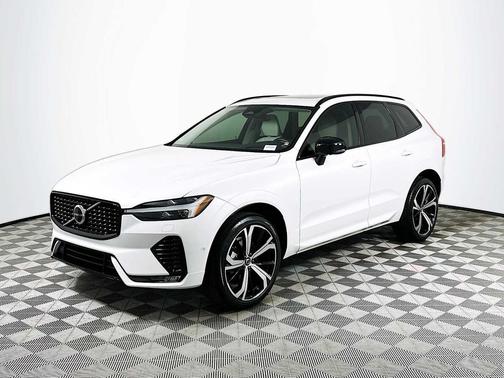 Crystal White Metallic 2023 Volvo XC60 B5 Ultimate Dark Theme