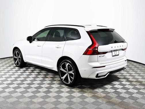 Crystal White Metallic 2023 Volvo XC60 B5 Ultimate Dark Theme
