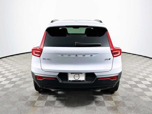 CLOUD BLU 2026 Volvo XC40 Ultra, B5 AWD Gas (mild hybrid), Dark
