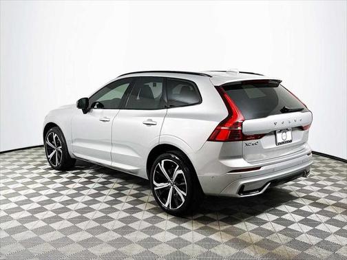 2025 Volvo XC60 B5 Ultra