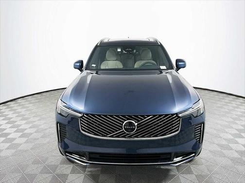 2025 Volvo XC90 B6 Plus 7-Seater