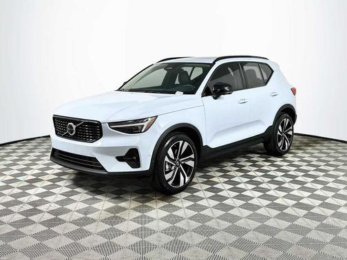 CLOUD BLU 2026 Volvo XC40 Ultra, B5 AWD Gas (mild hybrid), Dark