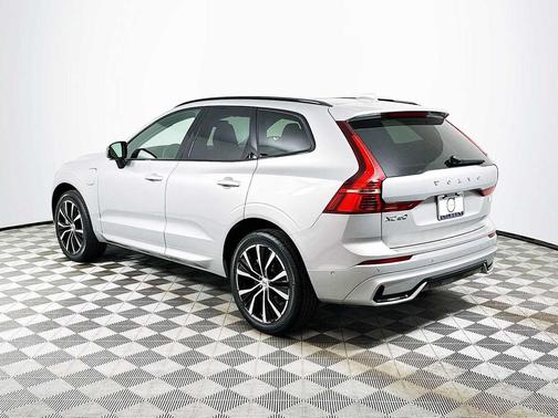 Silver Dawn Metallic 2023 Volvo XC60 Recharge Plug-In Hybrid T8 Plus Dark Theme