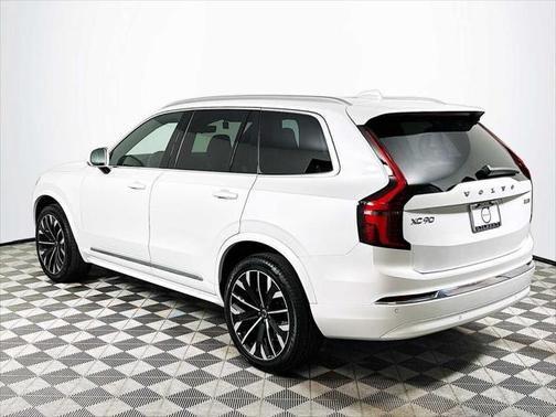 2025 Volvo XC90 B5 Core