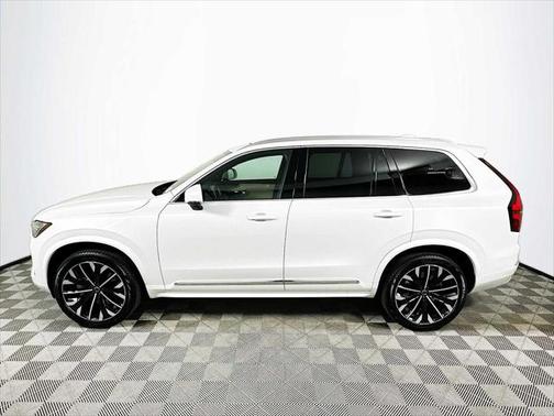 2025 Volvo XC90 B5 Core