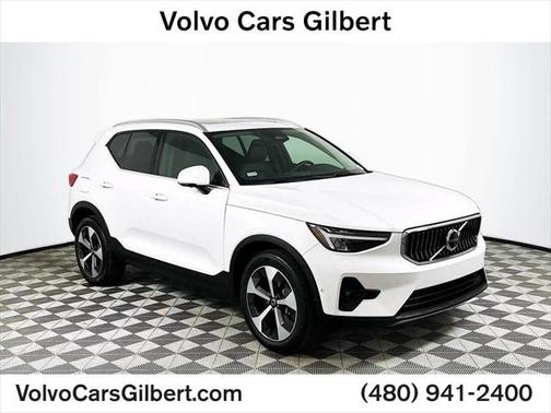 2025 Volvo XC40 B5 Plus Bright Theme