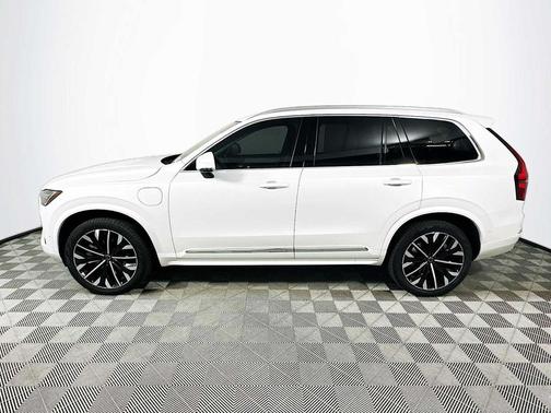 2025 Volvo XC90 Plug-In Hybrid T8 Ultra 7-Seater