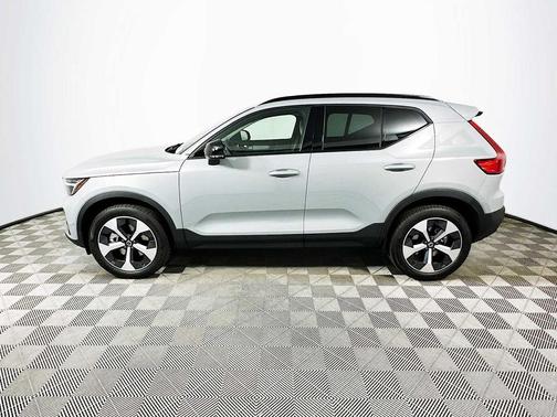 2026 Volvo XC40 B4 Plus