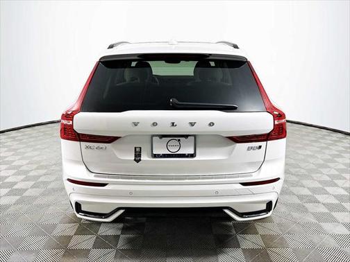 2025 Volvo XC60 B5 Plus