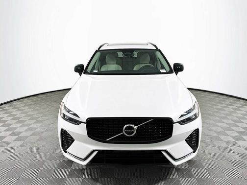 2025 Volvo XC60 B5 Core