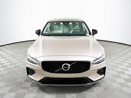 2025 Volvo S60 B5 Core