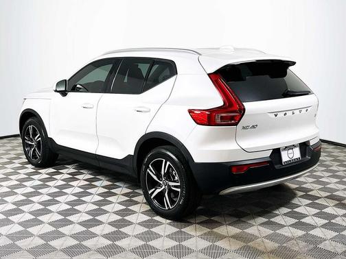 2023 Volvo XC40 B4 Core