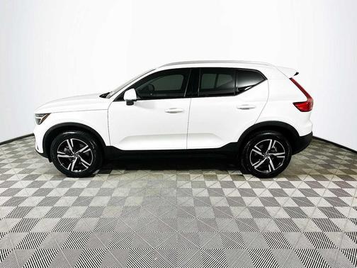 2023 Volvo XC40 B4 Core