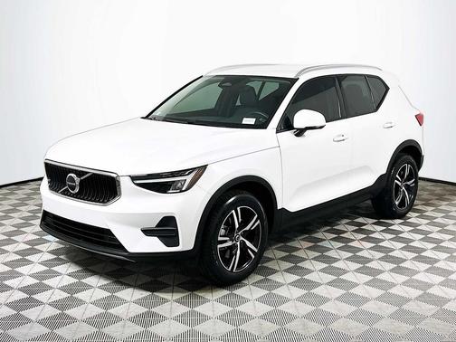 2023 Volvo XC40 B4 Core