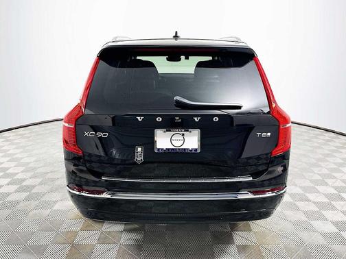 2025 Volvo XC90 Plug-In Hybrid T8 Plus 7-Seater
