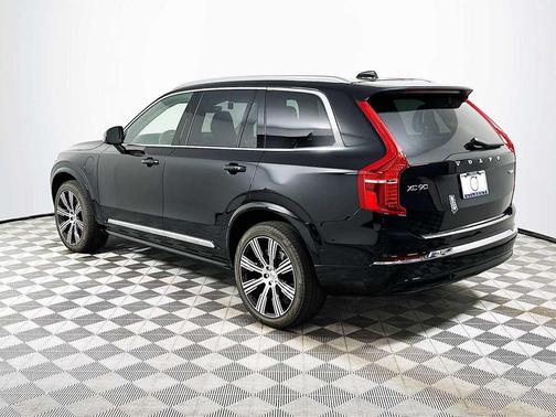 2025 Volvo XC90 Plug-In Hybrid T8 Plus 7-Seater