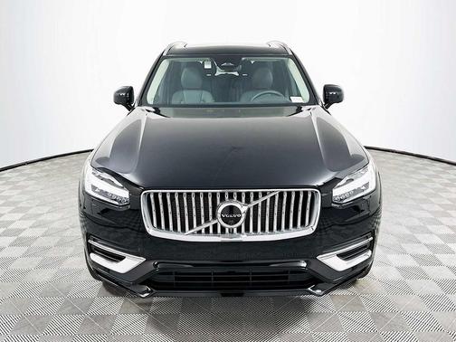 2025 Volvo XC90 Plug-In Hybrid T8 Plus 7-Seater