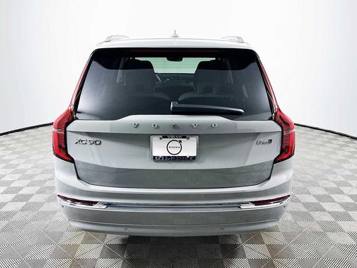 2026 Volvo XC90 B6 Ultra 7-Seater