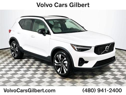 2026 Volvo XC40 Plus, B4 FWD Gas (mild hybrid), Dark