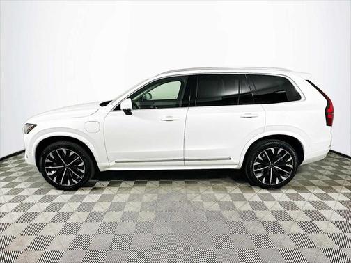 2025 Volvo XC90 Plug-In Hybrid T8 Ultra 7-Seater