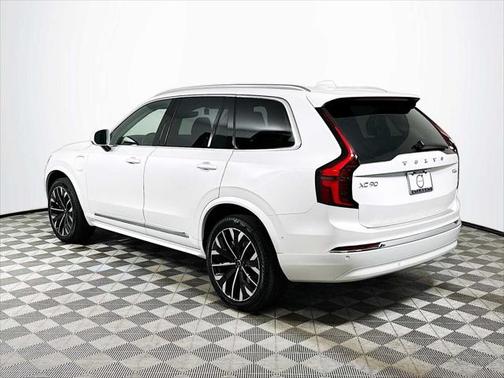 2025 Volvo XC90 Plug-In Hybrid T8 Ultra 7-Seater