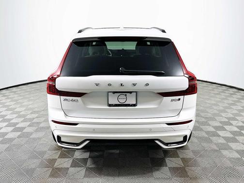 2026 Volvo XC60 B5 Ultra