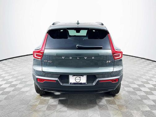 2026 Volvo XC40 B5 Ultra