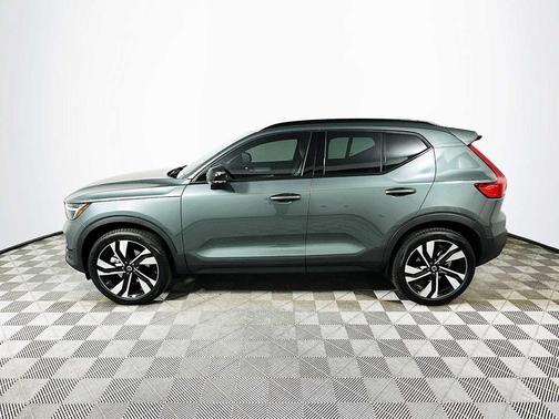2026 Volvo XC40 B5 Ultra