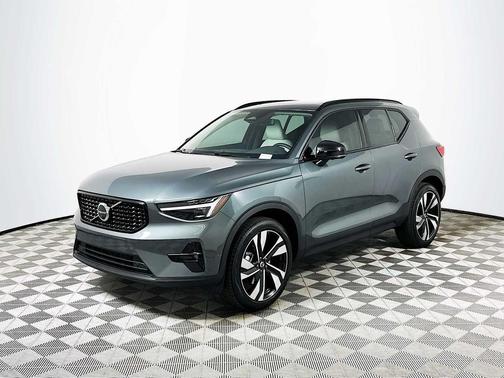 2026 Volvo XC40 B5 Ultra
