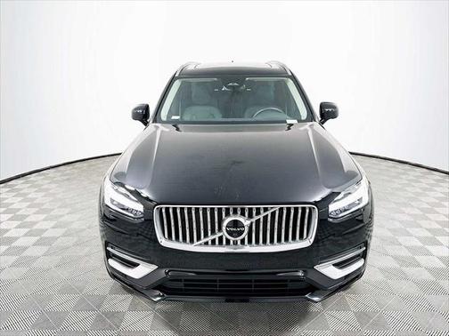 2025 Volvo XC90 B5 Plus