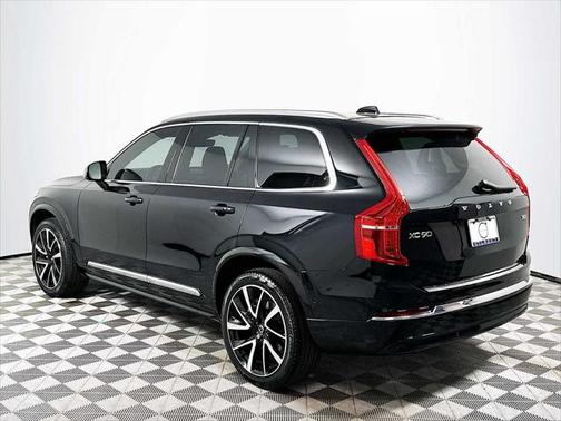 2025 Volvo XC90 B5 Plus