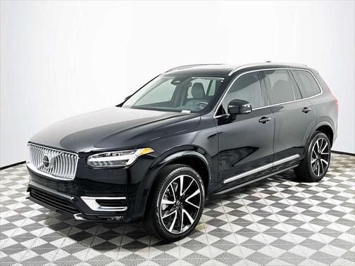 2025 Volvo XC90 B5 Plus
