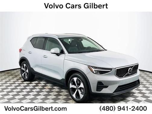 2025 Volvo XC40 B5 Core Bright Theme