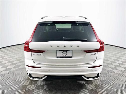 2025 Volvo XC60 B5 Plus