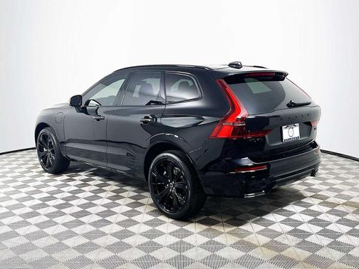 ONYX BLK MET 2026 Volvo XC60 Plug-In Hybrid Black Edition Ultra, T8 AWD Electric/Gasoline, Dark