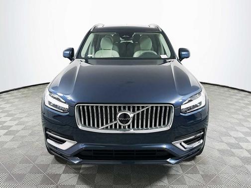 2025 Volvo XC90 B6 Plus 6-Seater