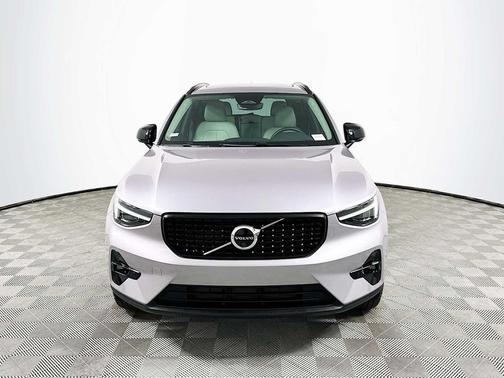 Aurora Silver 2026 Volvo XC40 Ultra, B5 AWD Gas (mild hybrid), Dark