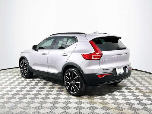 Aurora Silver 2026 Volvo XC40 Ultra, B5 AWD Gas (mild hybrid), Dark