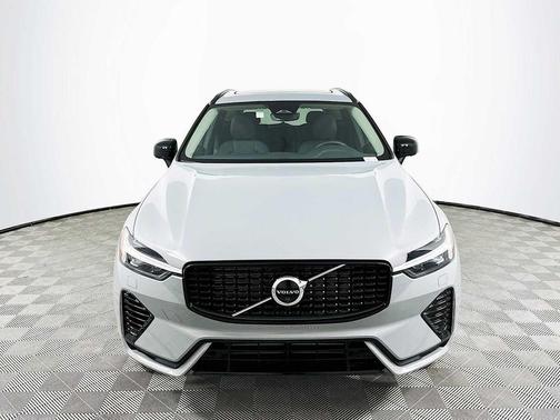 2025 Volvo XC60 Plug-In Hybrid T8 Plus