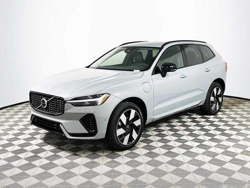 2025 Volvo XC60 Plug-In Hybrid T8 Plus