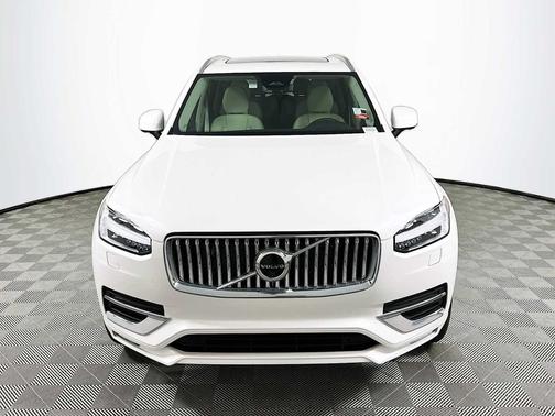 2025 Volvo XC90 B6 Plus 6-Seater