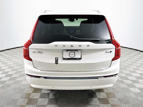 2025 Volvo XC90 B6 Plus 6-Seater