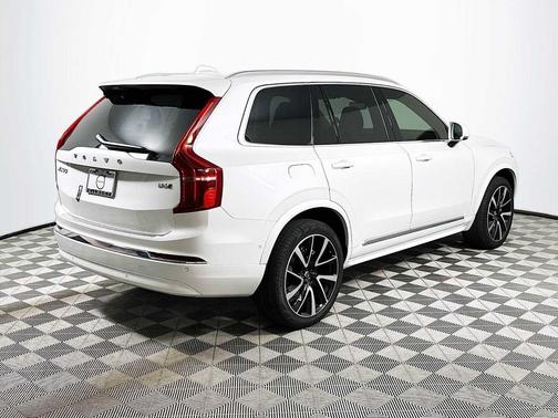 2025 Volvo XC90 B6 Plus 6-Seater